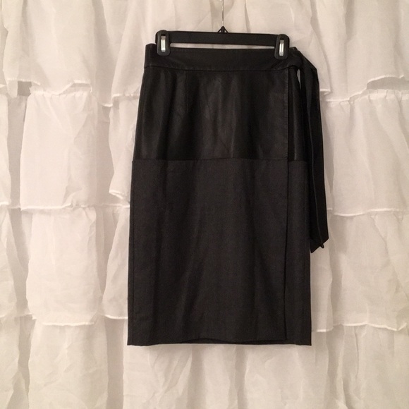 Real leather and wool combo skirt with tie. J Crew - Picture 2 of 3